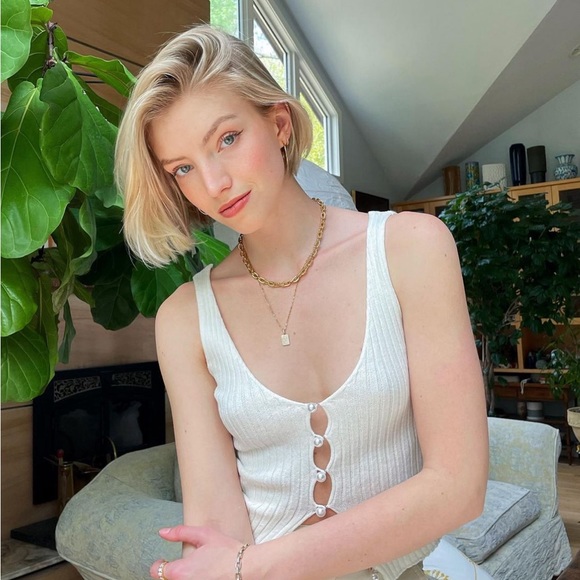 ASOS Pearl Button Tank as seen on Niamh Adkins 🧚✨ - Picture 1 of 4